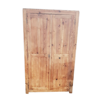 Armoire parisienne ancienne