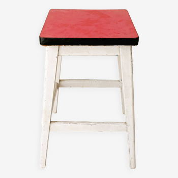 Tabouret formica rouge