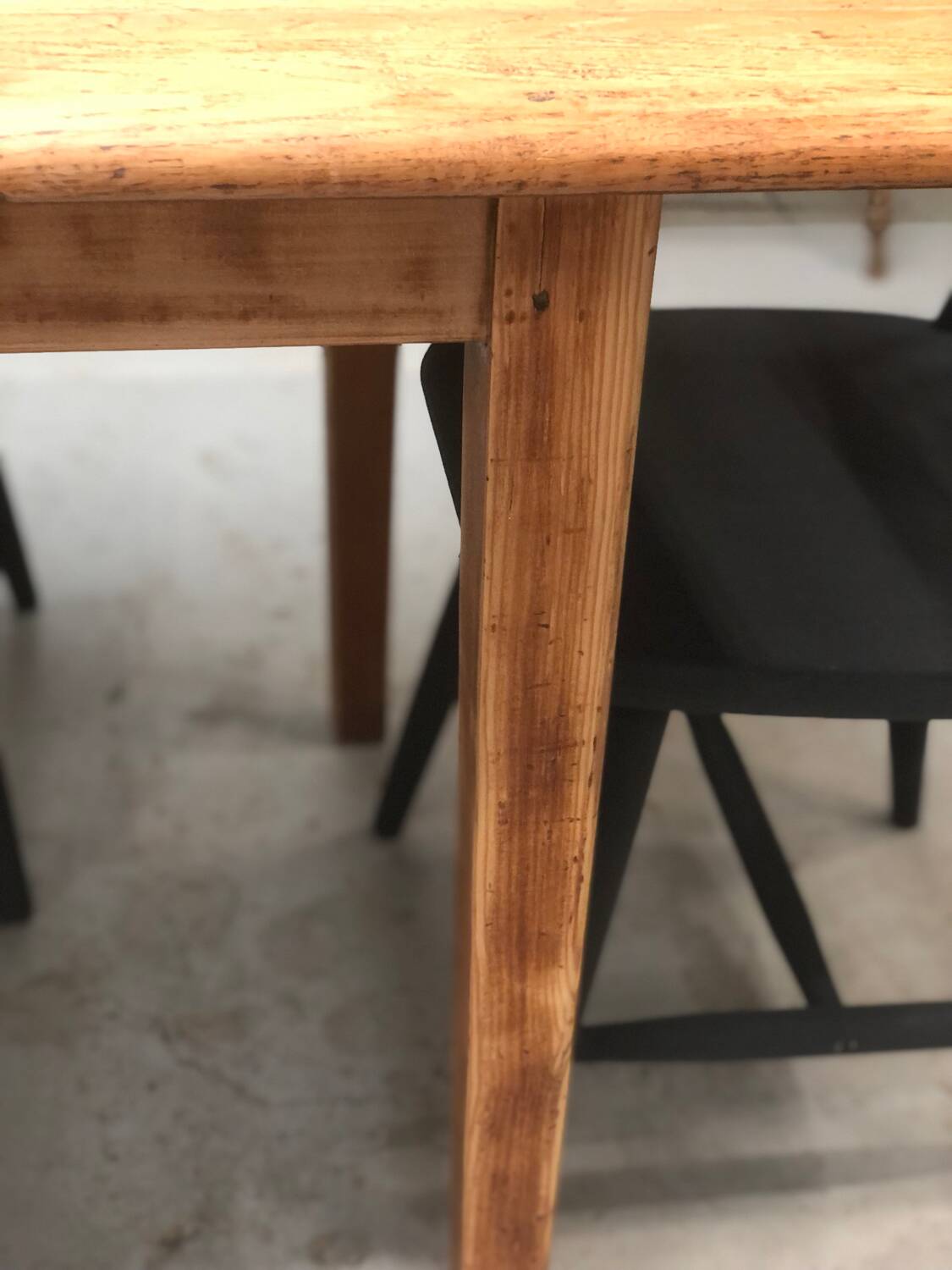 Ancienne table de brasserie plateau en chêne