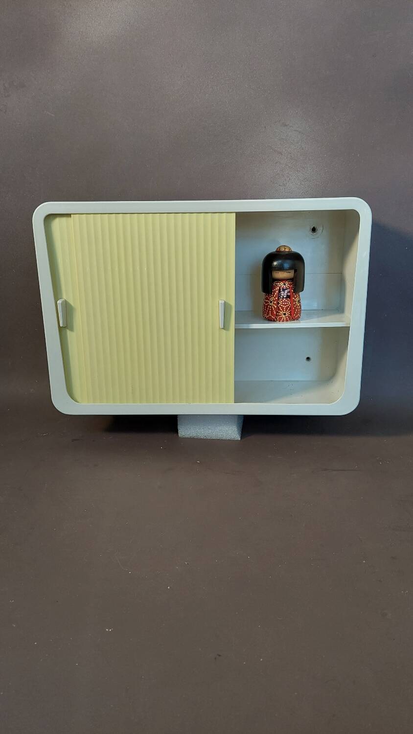 Medicine cabinet 1960