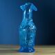 Petit vase Empoli en verre bleu à décor de branches et fruits en relief 16c