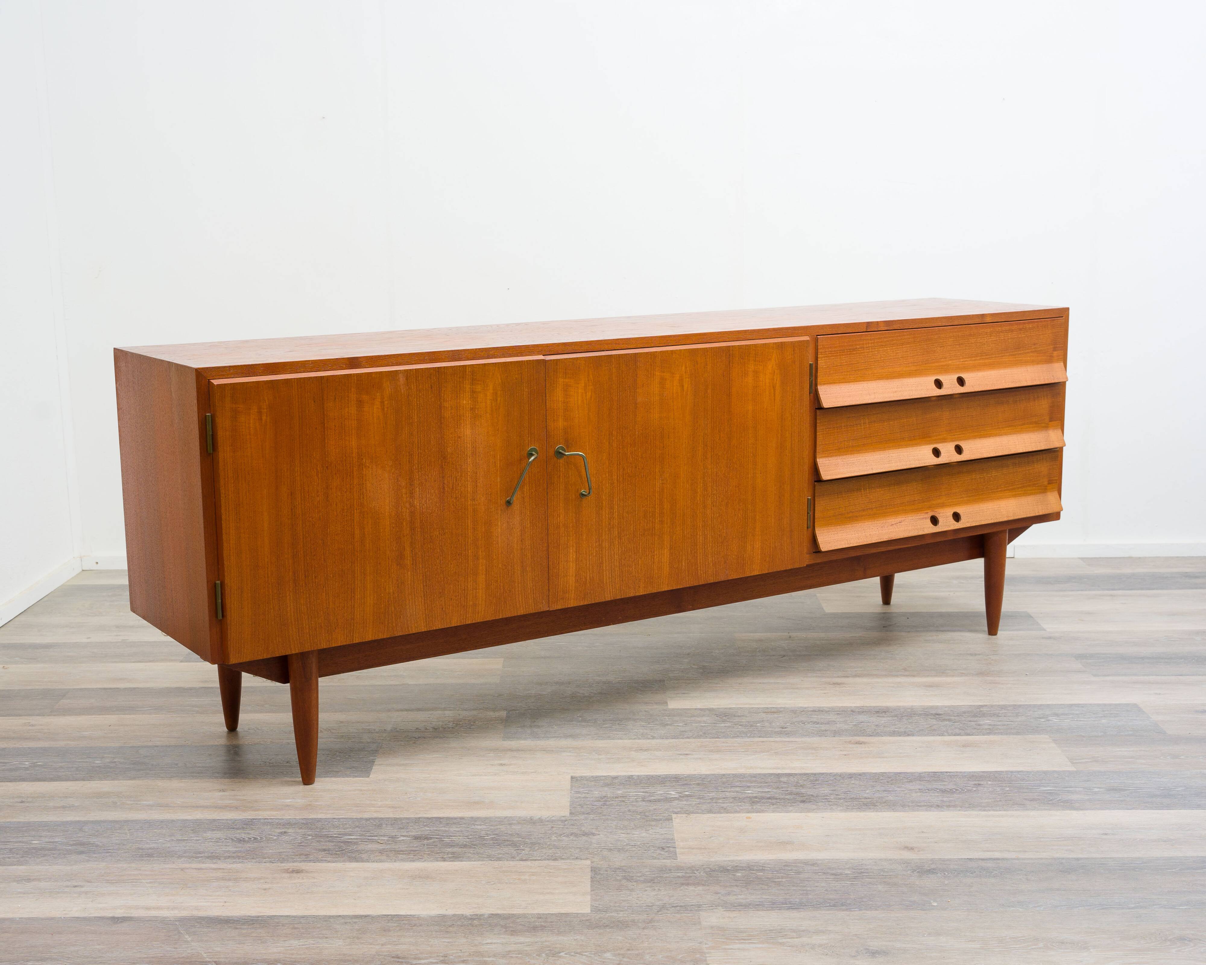 Sideboard années 60, design scandinave