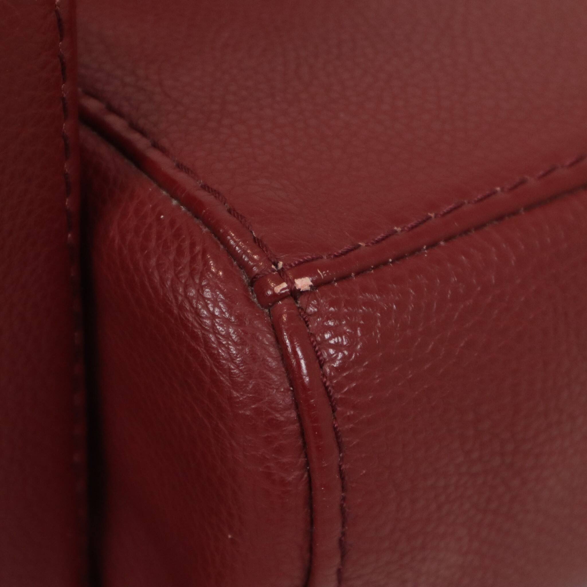 Ensemble vintage de 6 fauteuils rouges en simili cuir de haute qualité