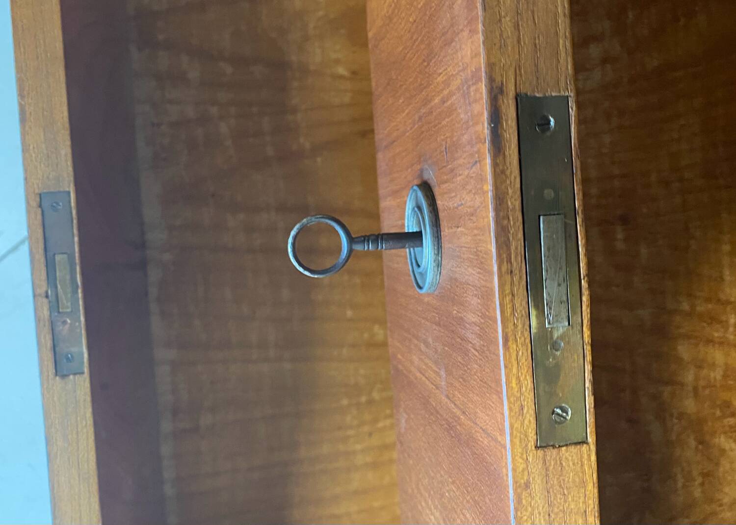 Vintage sideboard with compass feet