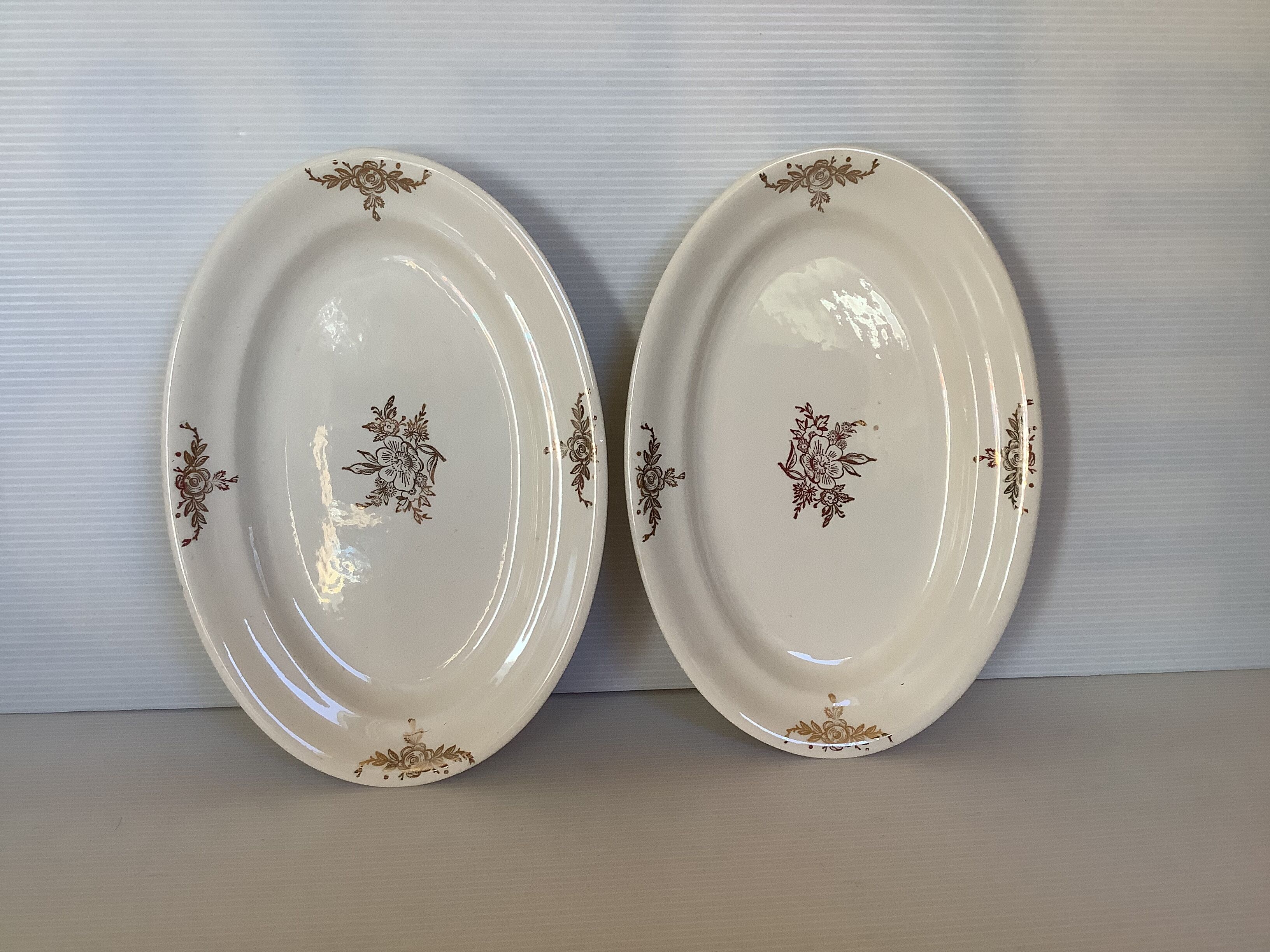 2 old Villeroy and Boch golden flower dishes