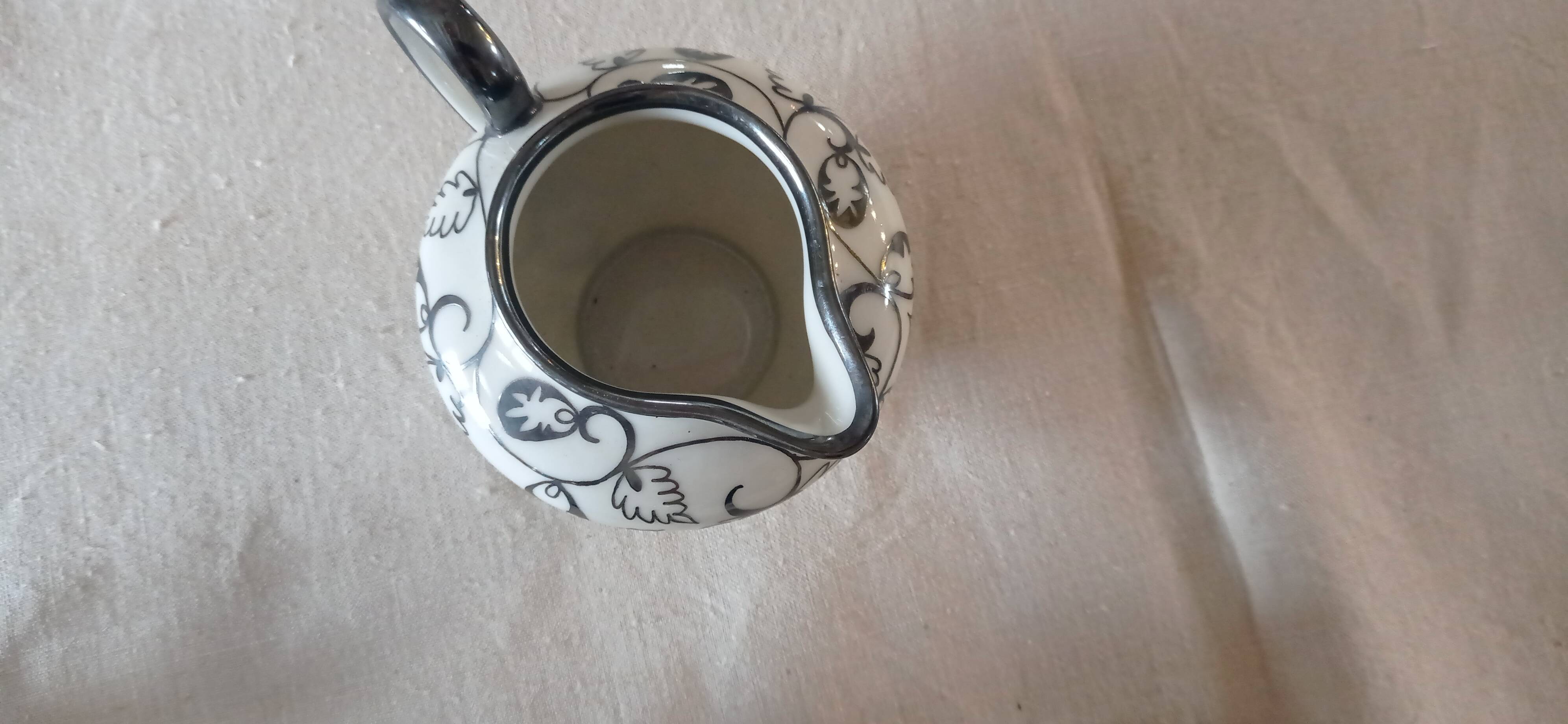 Coffee/tea service, glazed porcelain in Art Deco style, Saint Graal model.