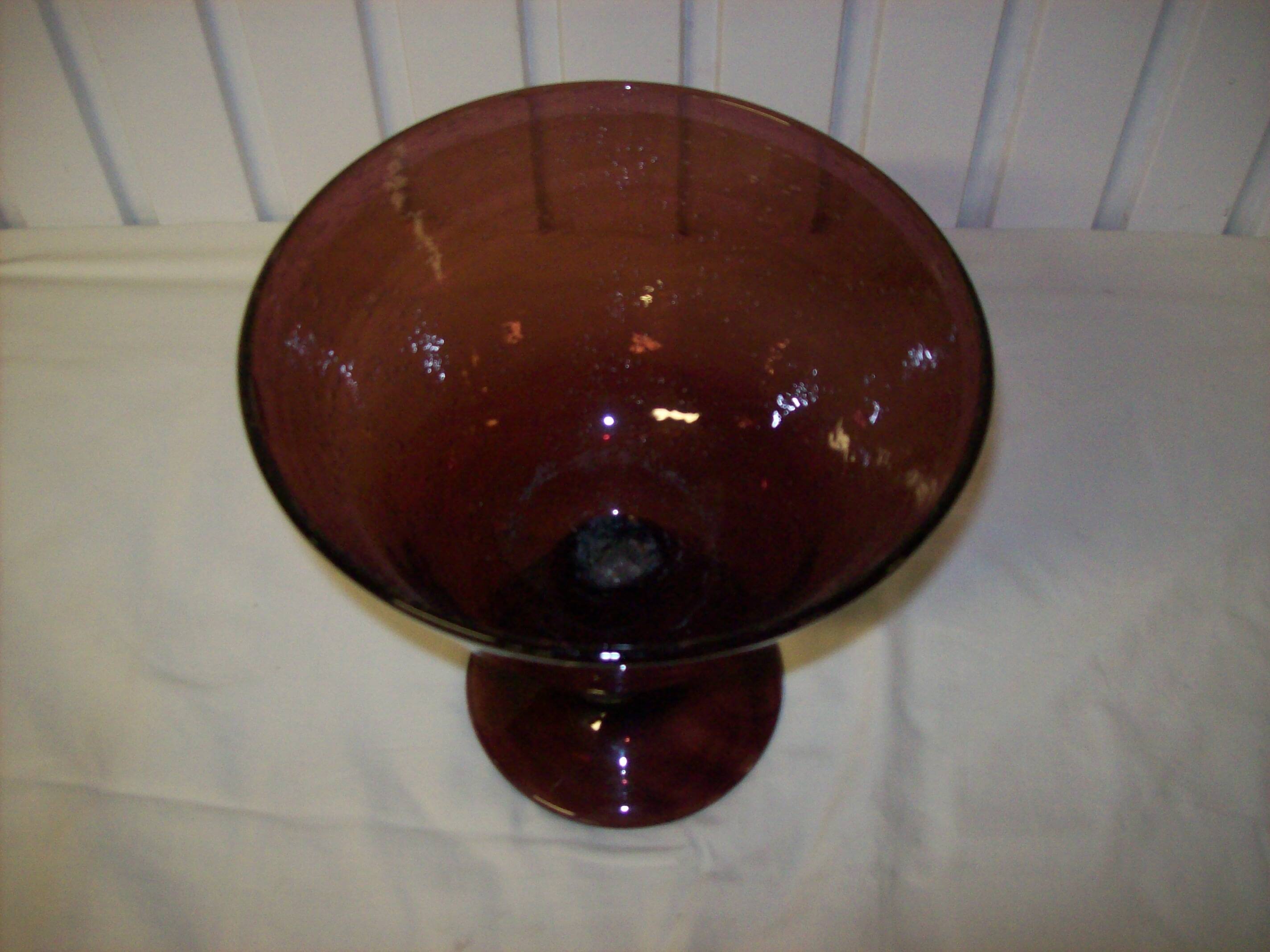 Mouth-blown bubble glass cup