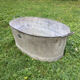 Old oval galvanized zinc basin dimension: height -23.5 cm - width -70cm - depth -39