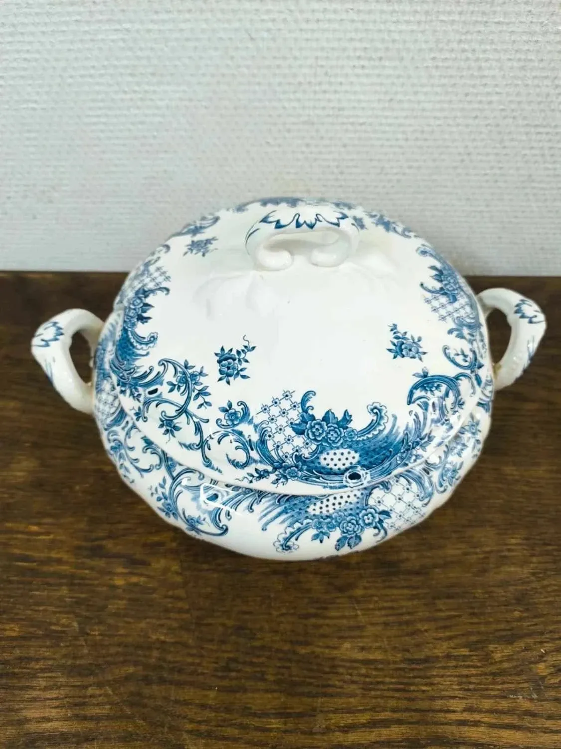 Large soup tureens Villeroy and Boch Valeria blue