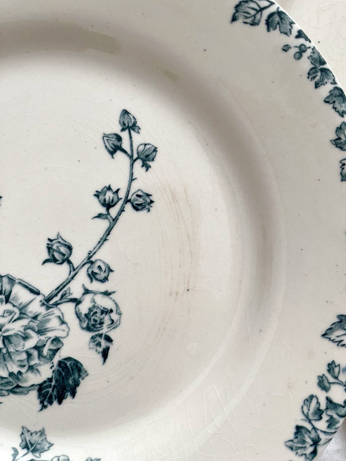 6 flat ironstone plates “Hollyhock” Gien