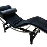 LC4 Le Corbusier Black Foal