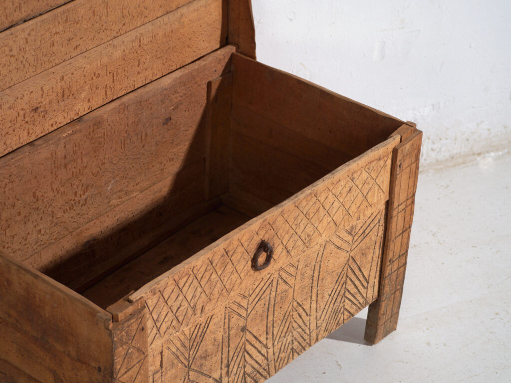 Folk chest in carved beech – Transylvania, circa 1880-1900