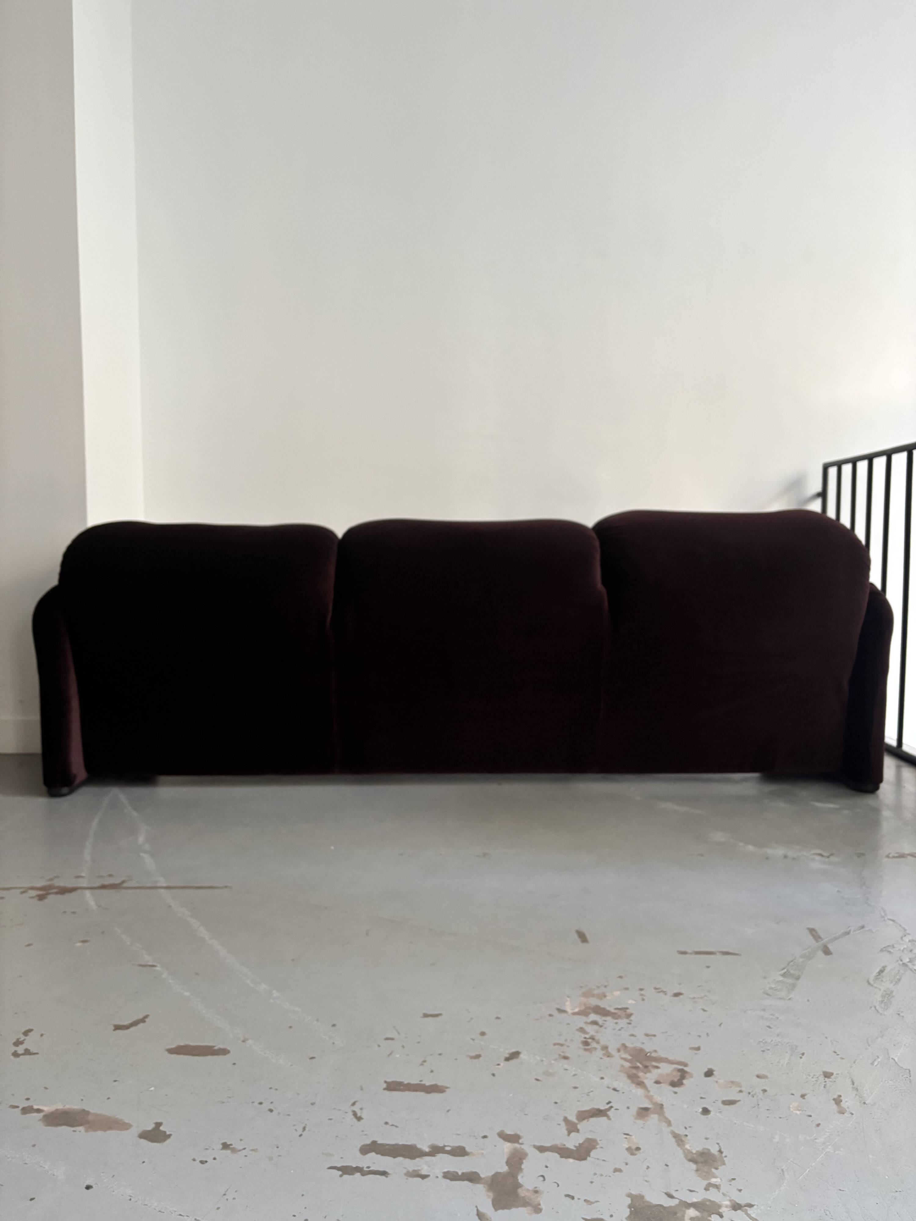 Maralunga 3-seater by Vico Magistretti for Cassina