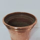 Cache pot en cuivre martelé estampillé "Sela"