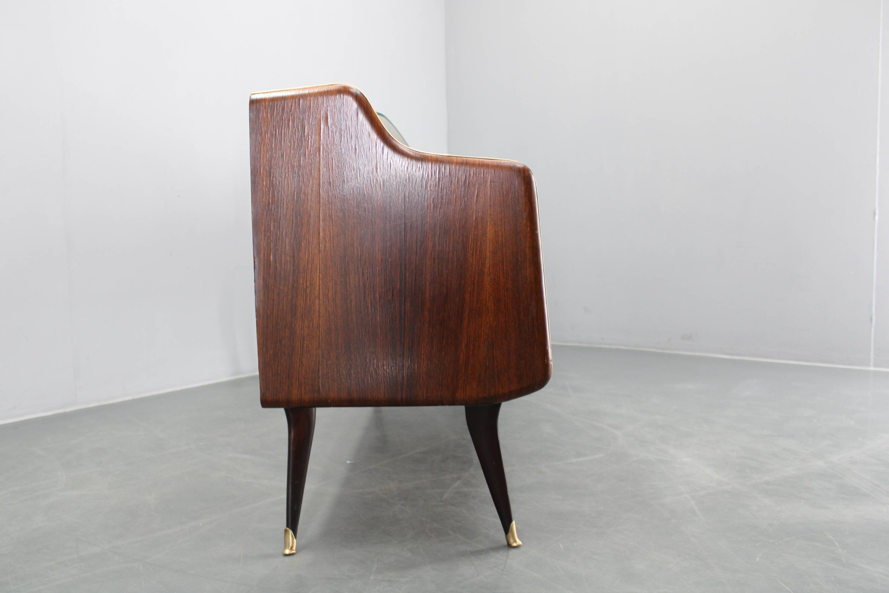 Buffet italien organique des années 1950 avec plateau en verre et 4 tiroirs