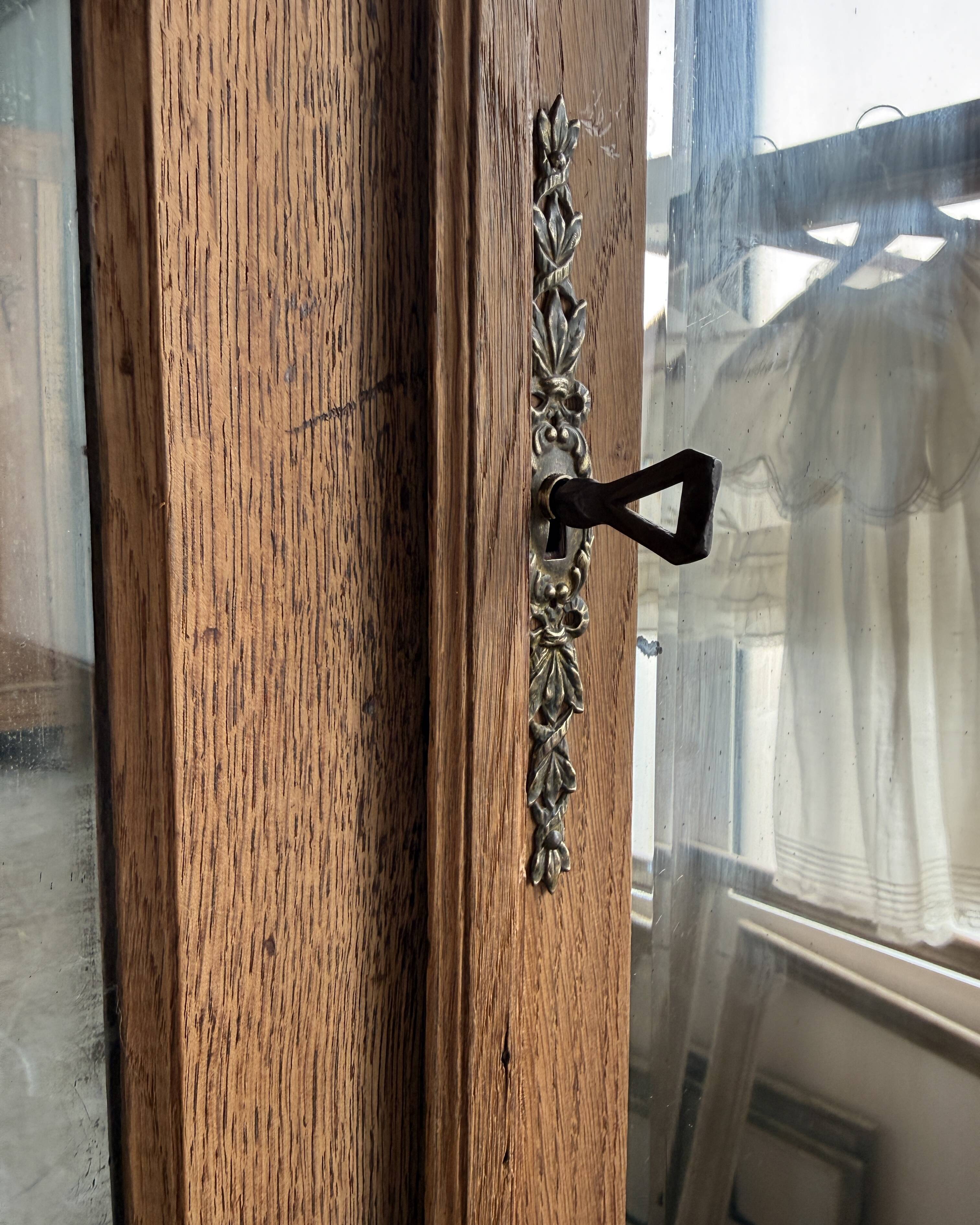 Parisian Art Deco oak wardrobe (renovated)