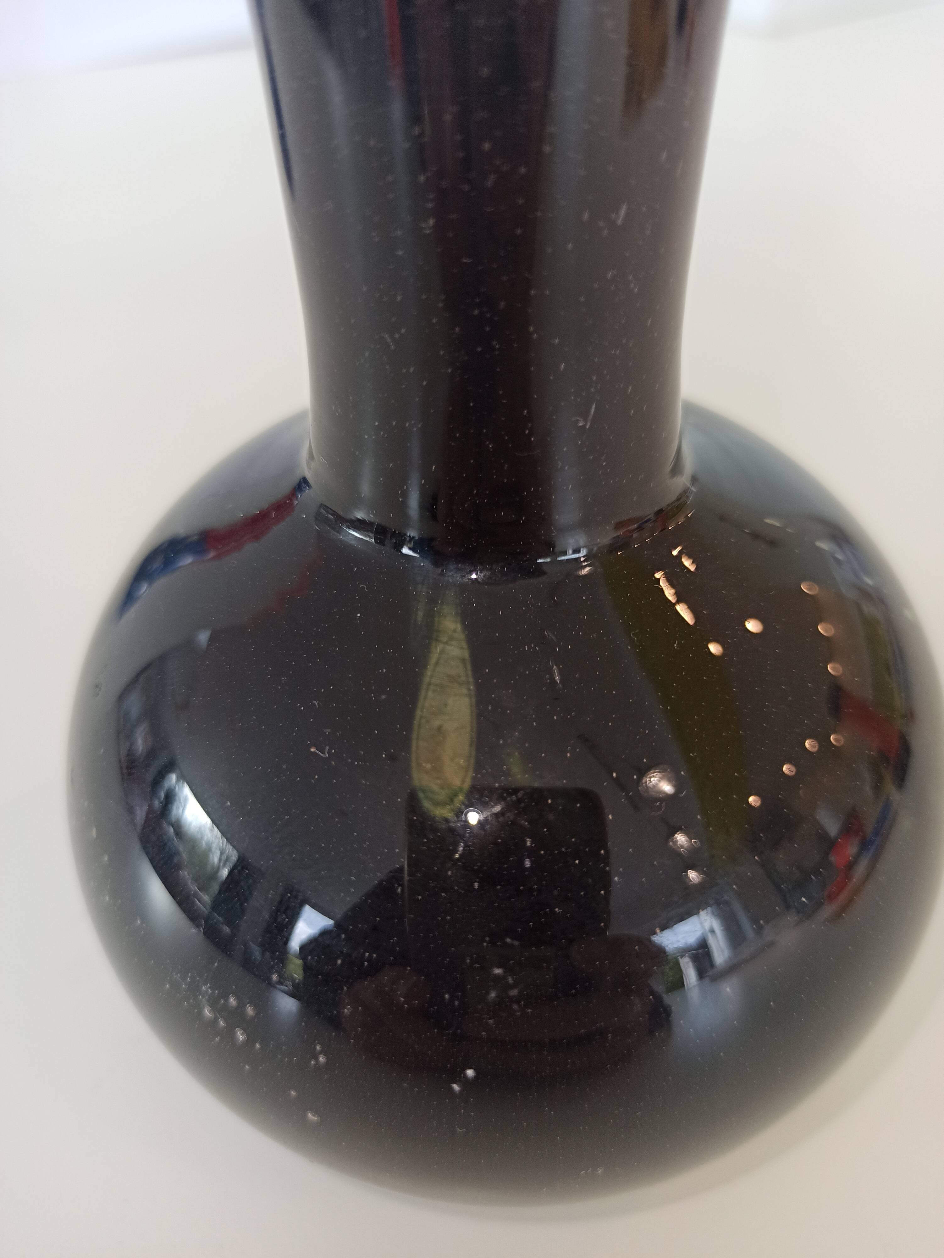 Iridescent black vase signed by the Phoenician Malta