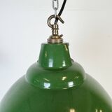Lampe à suspension industrielle en émail vert de Maxlume, années 1960