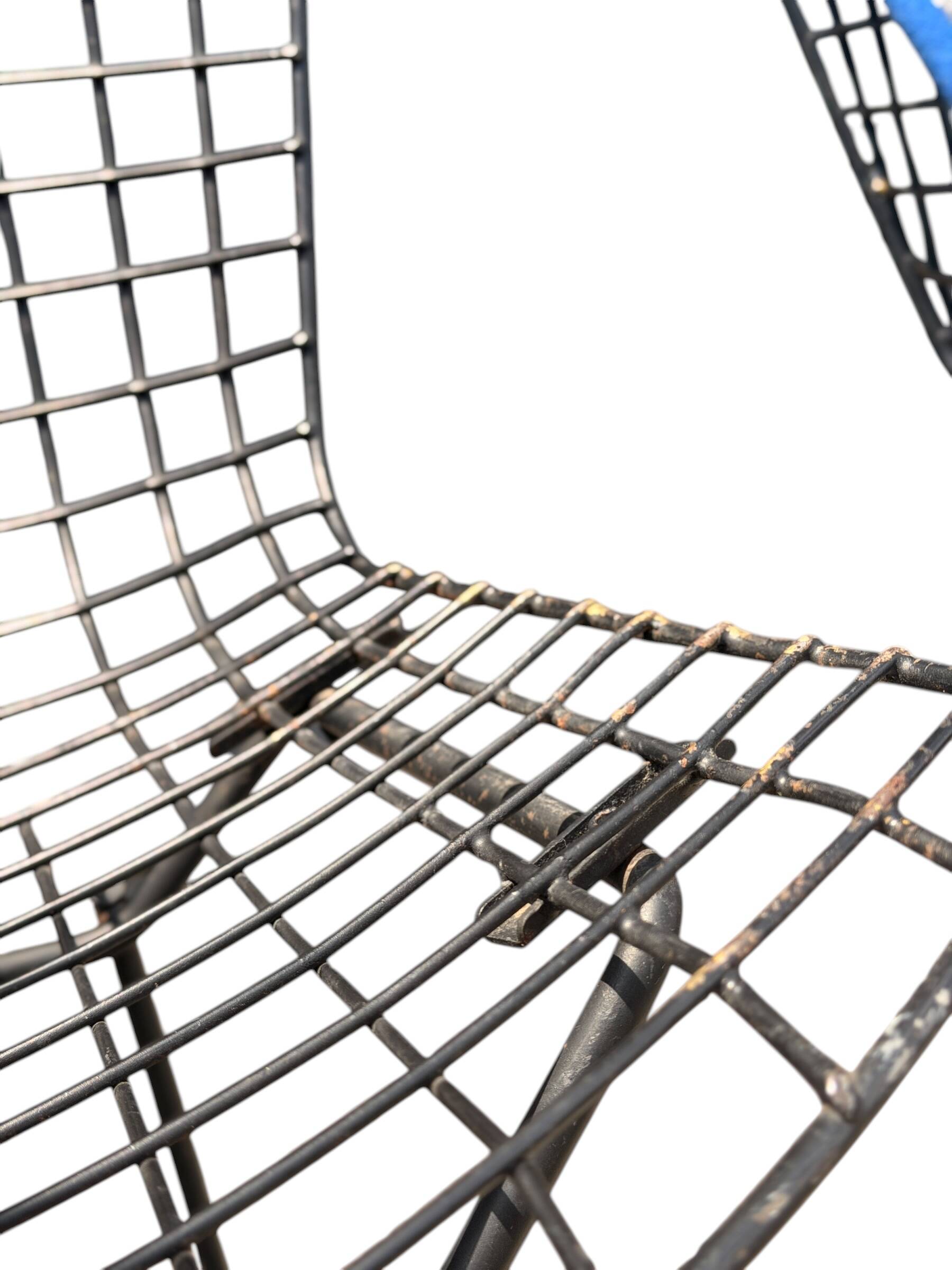 Suite de 4 Chaises "Wire" — Harry Bertoia pour Knoll (Rilsan Noir)