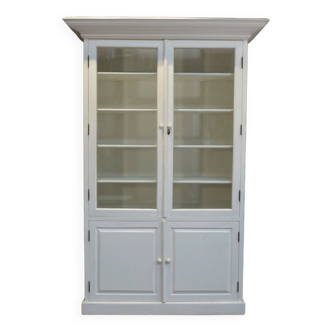 Contemporary bookcase in white lacquered wood