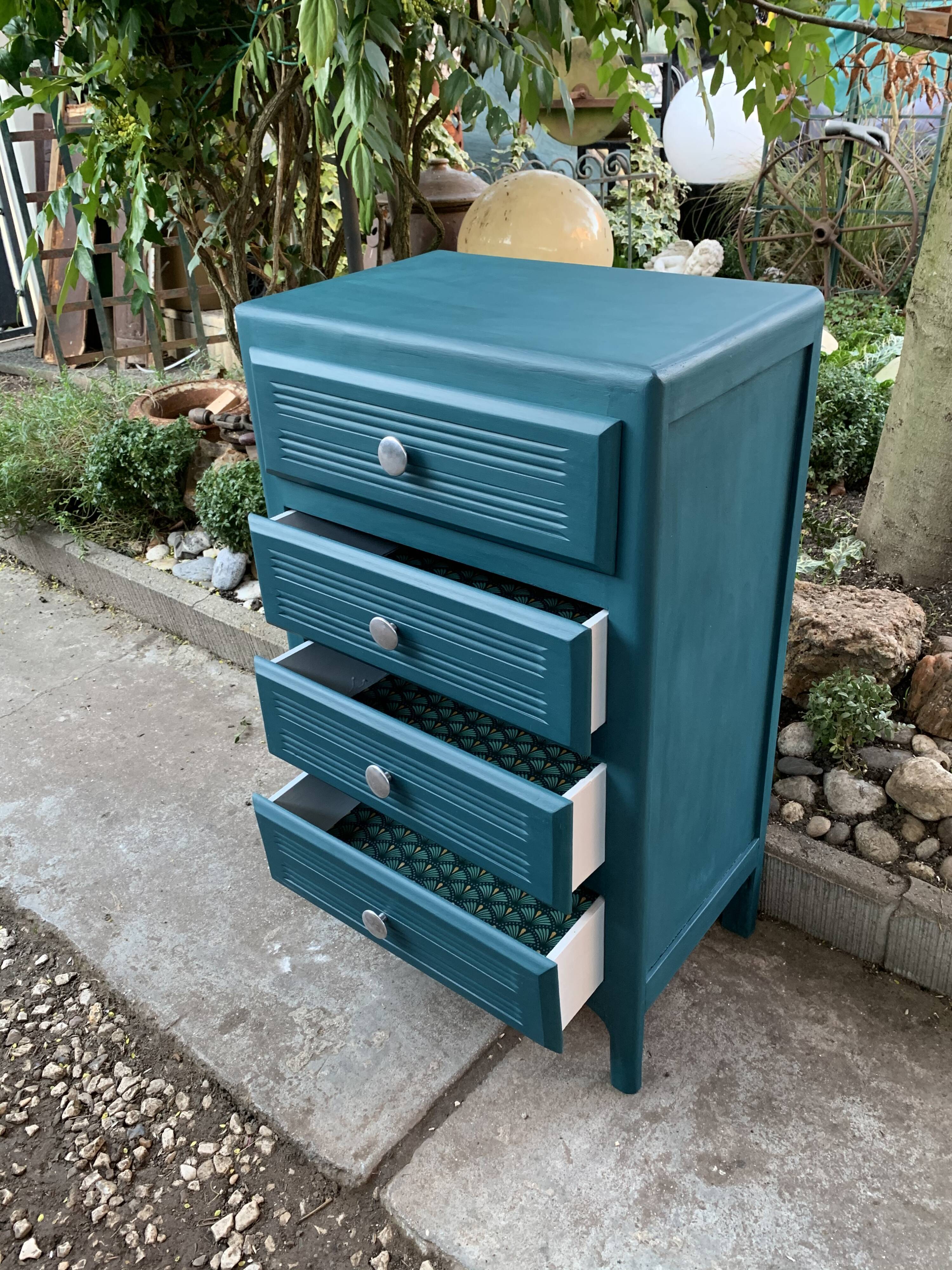 Art Deco chest of drawers