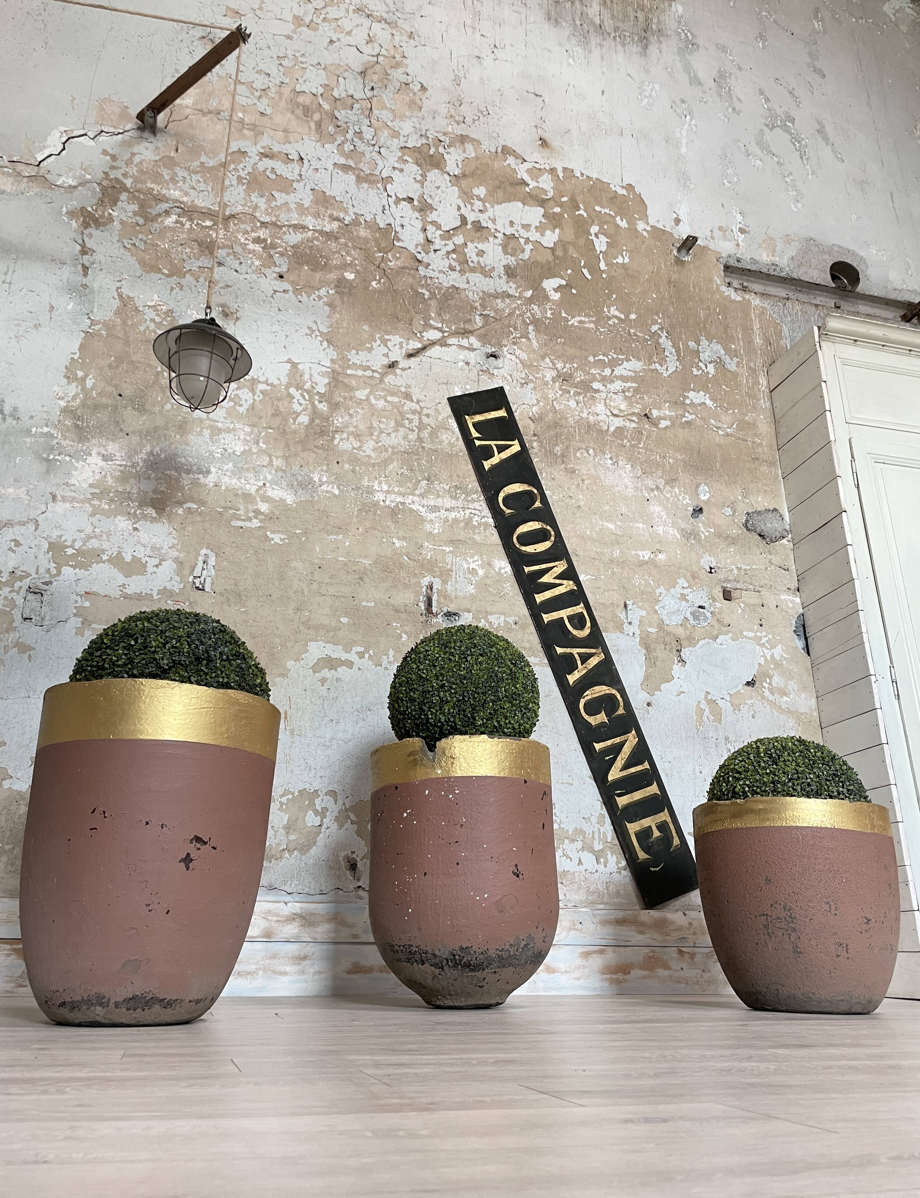 Planters, foundry crucibles