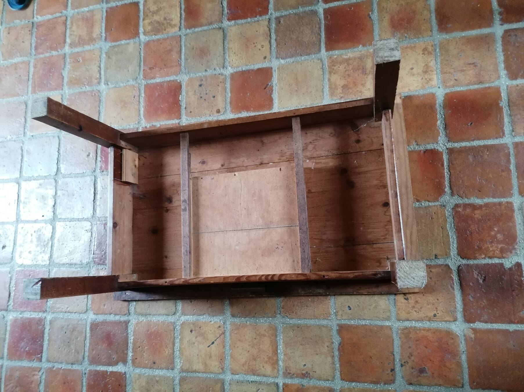 Solid wood coffee table with drawer