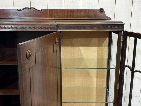 Vitrine Anglaise Chippendale 3 portes début XXème en acajou