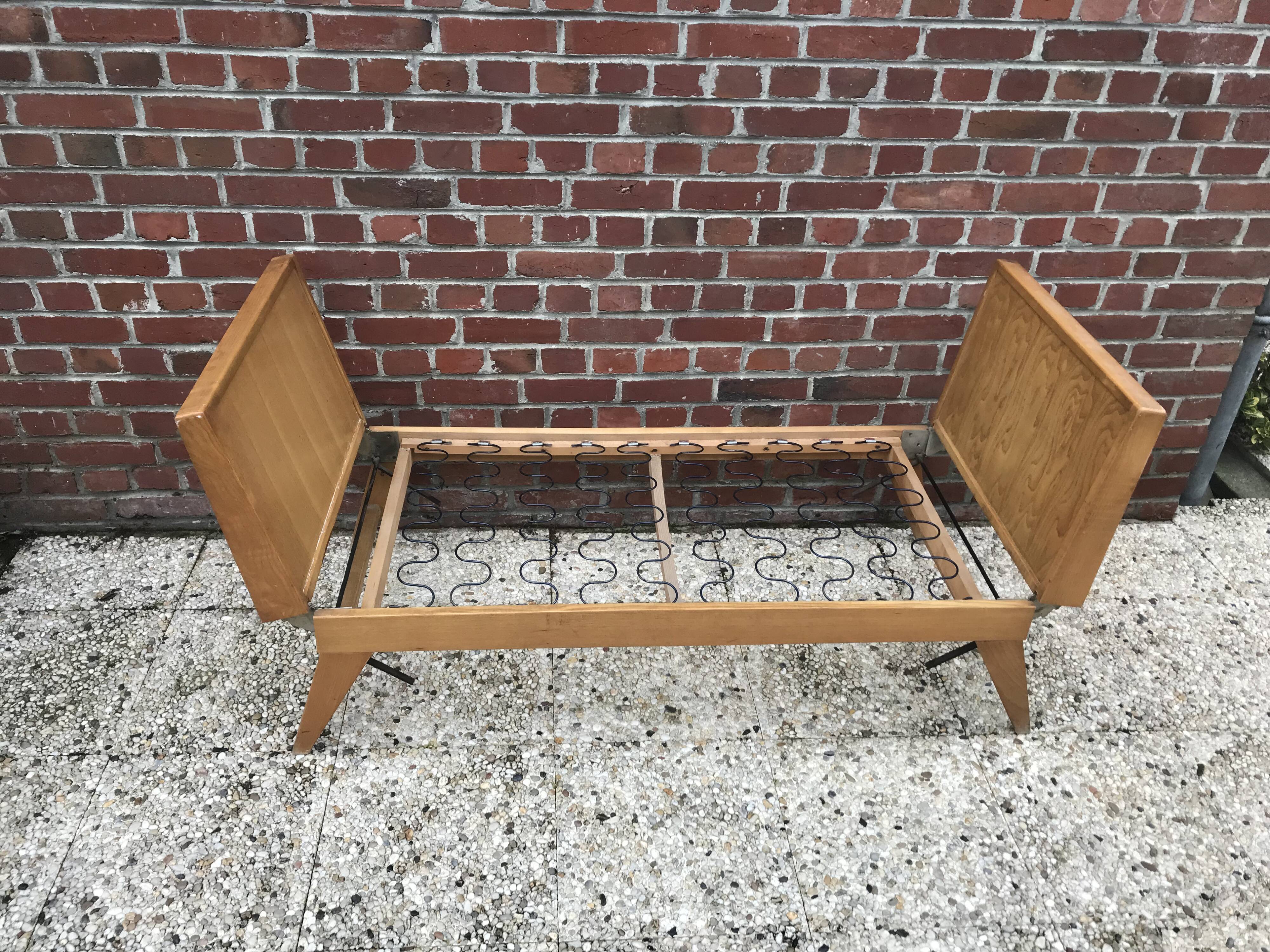 Day bed vintage compass feet