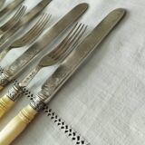Silver-plated metal dessert cutlery in English Art Deco style