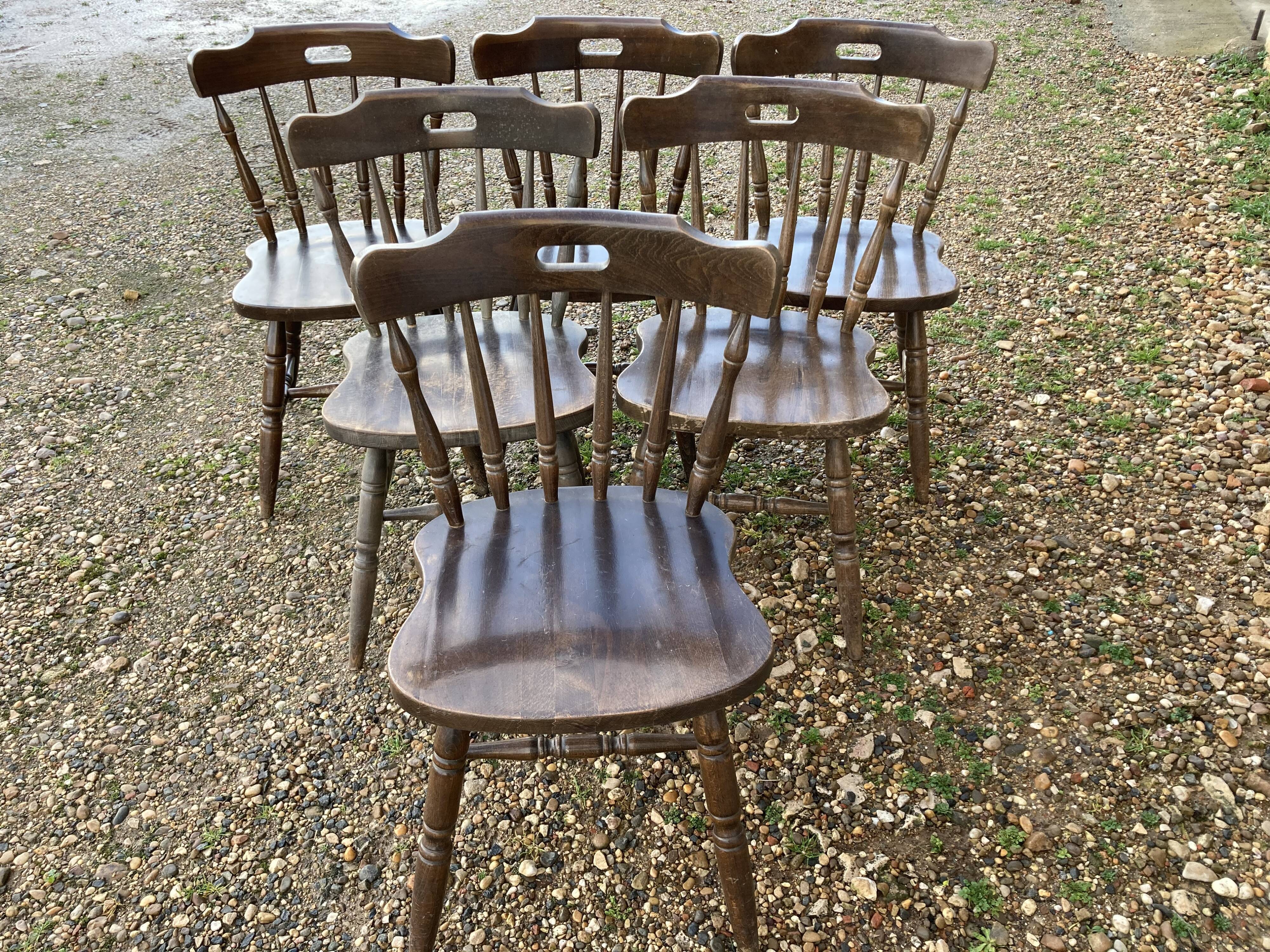 6 Windsor chairs
