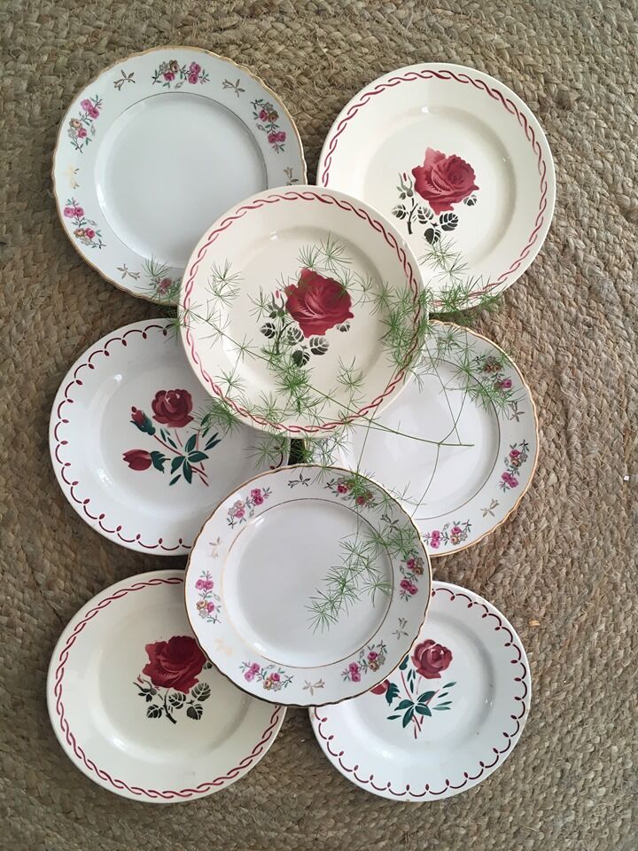 Set eight flowery dessert plates