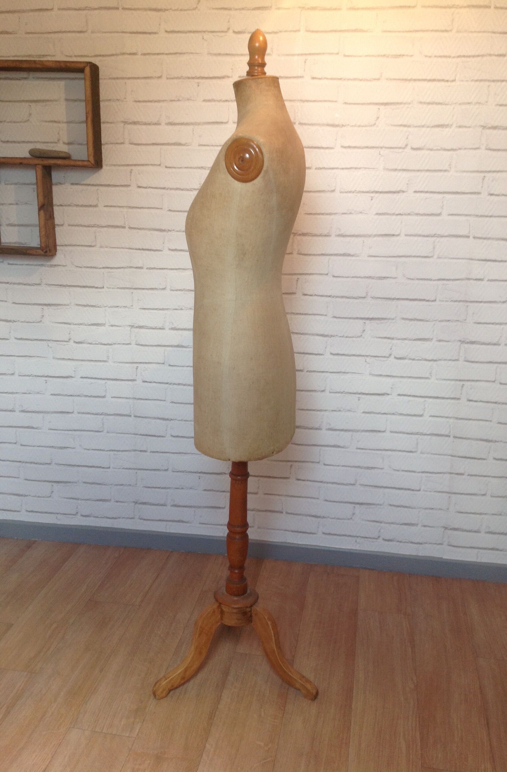 Seamstress mannequin