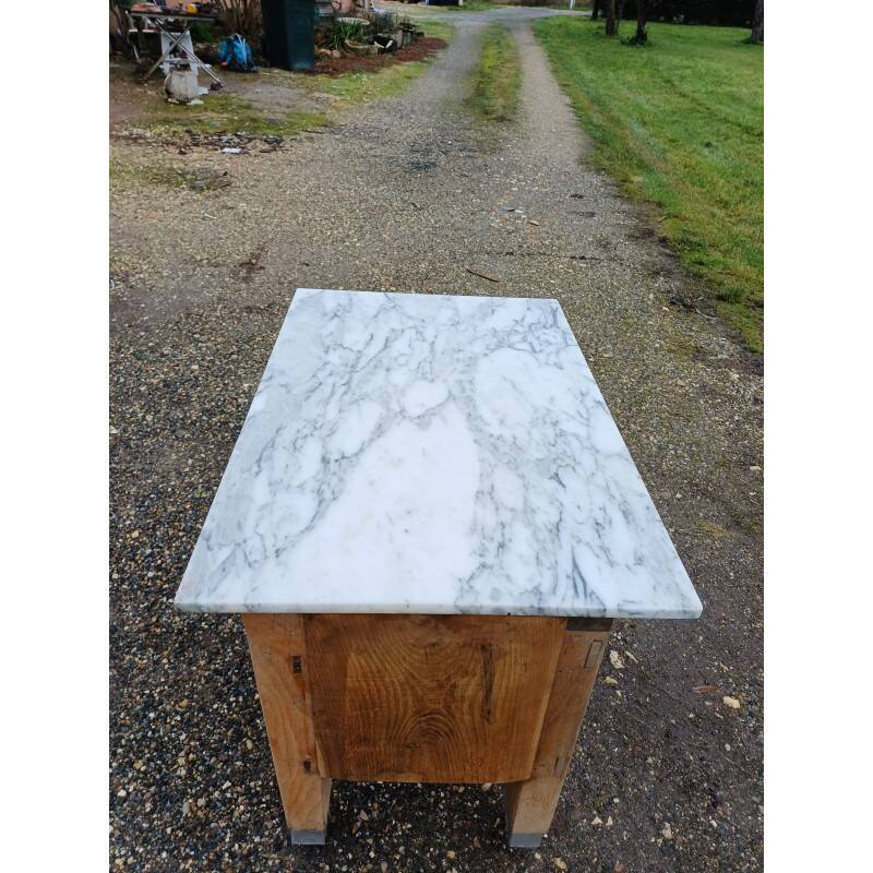 Wood and marble kitchen chopping board