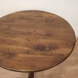 Table ronde en noyer XIXème
