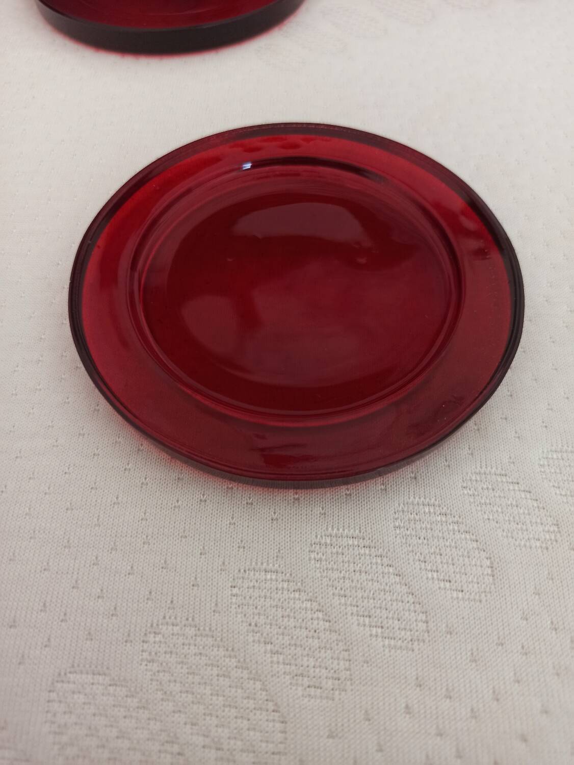 Coaster, glass in Bordeaux glass.