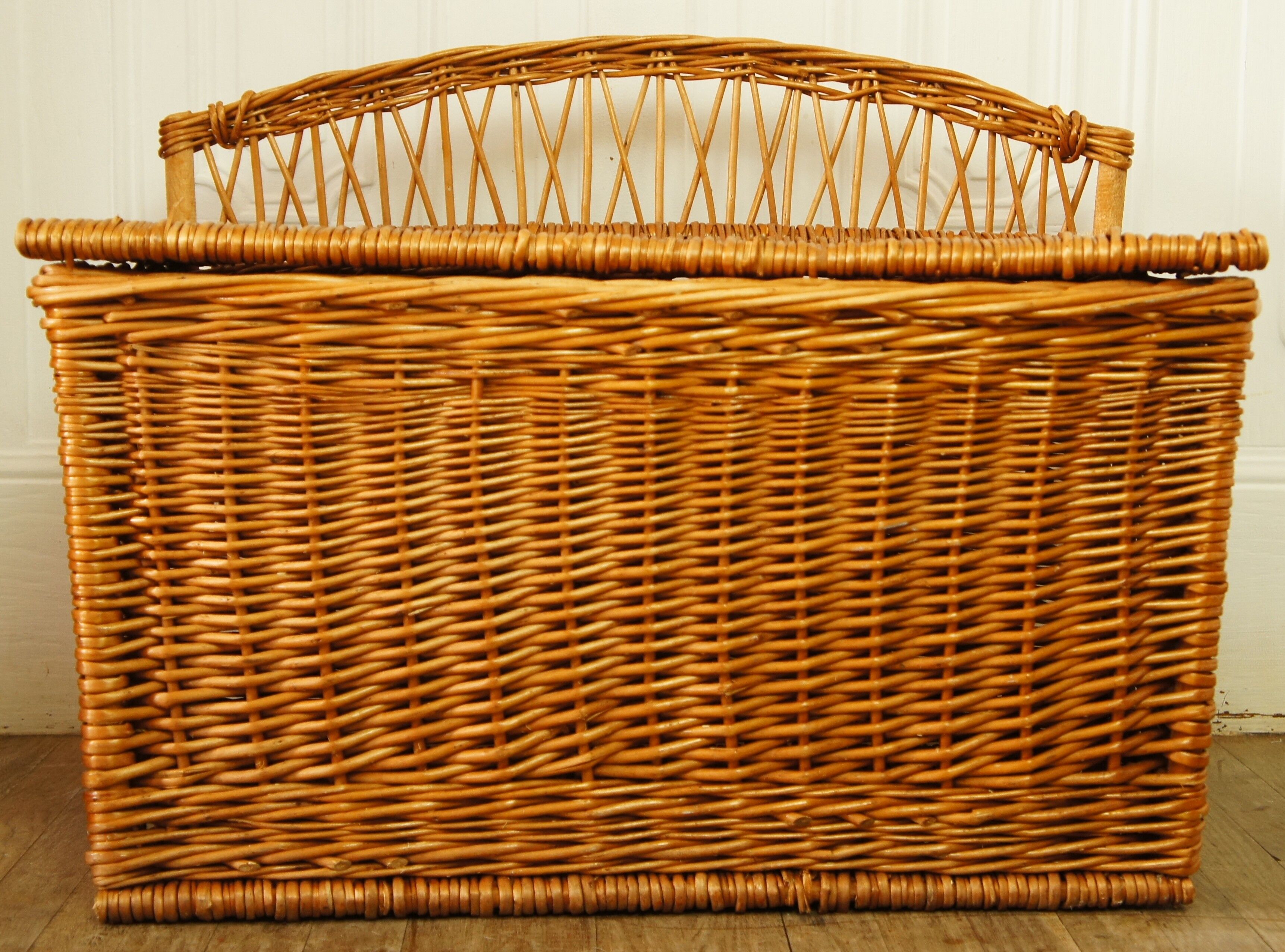 Braided wicker chest bench