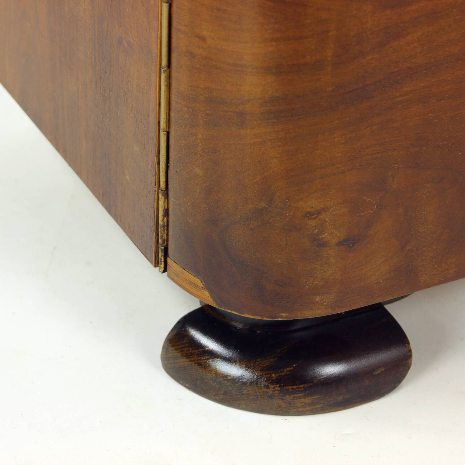Minimalistic Art Deco Bedside Tables In Walnut Veneer, Czechoslovakia 1930s