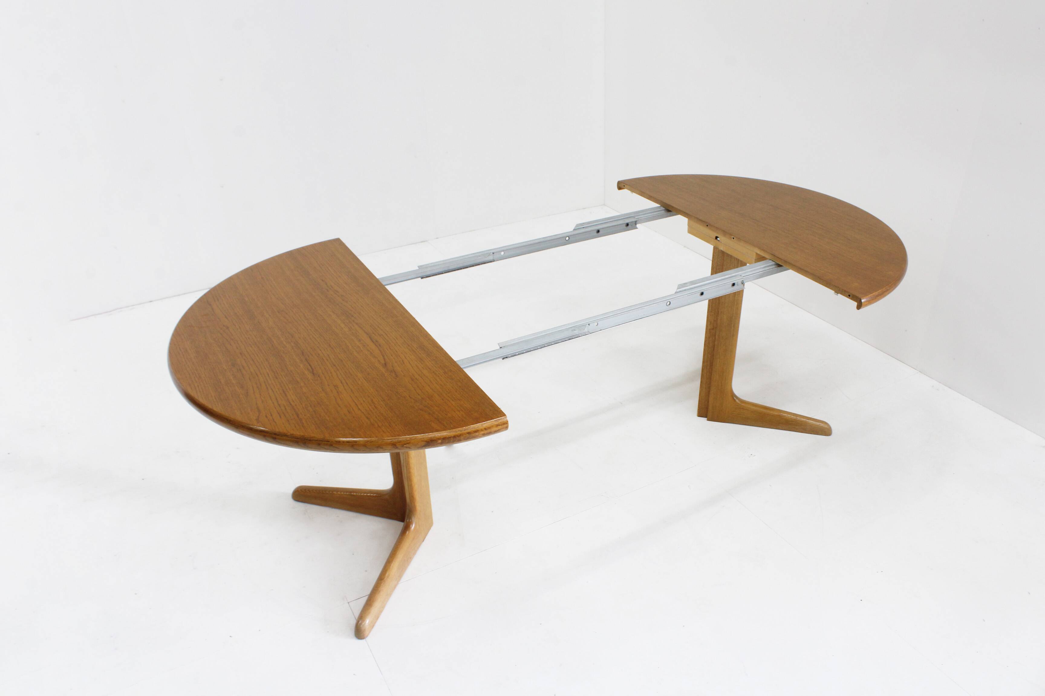 Vintage Danish round extendable dining table, 1960s