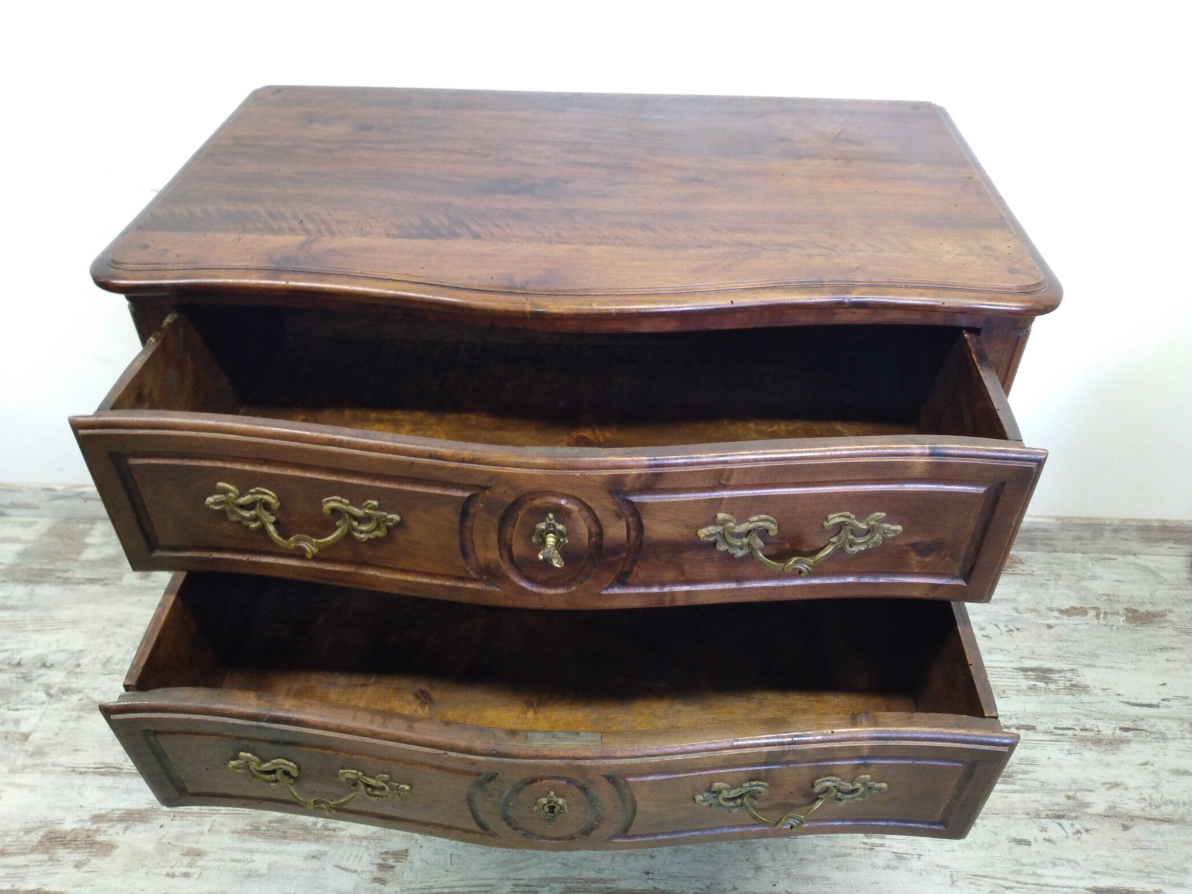 Louis XV style jumping chest of drawers