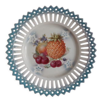 Plat avec des motifs à fruits