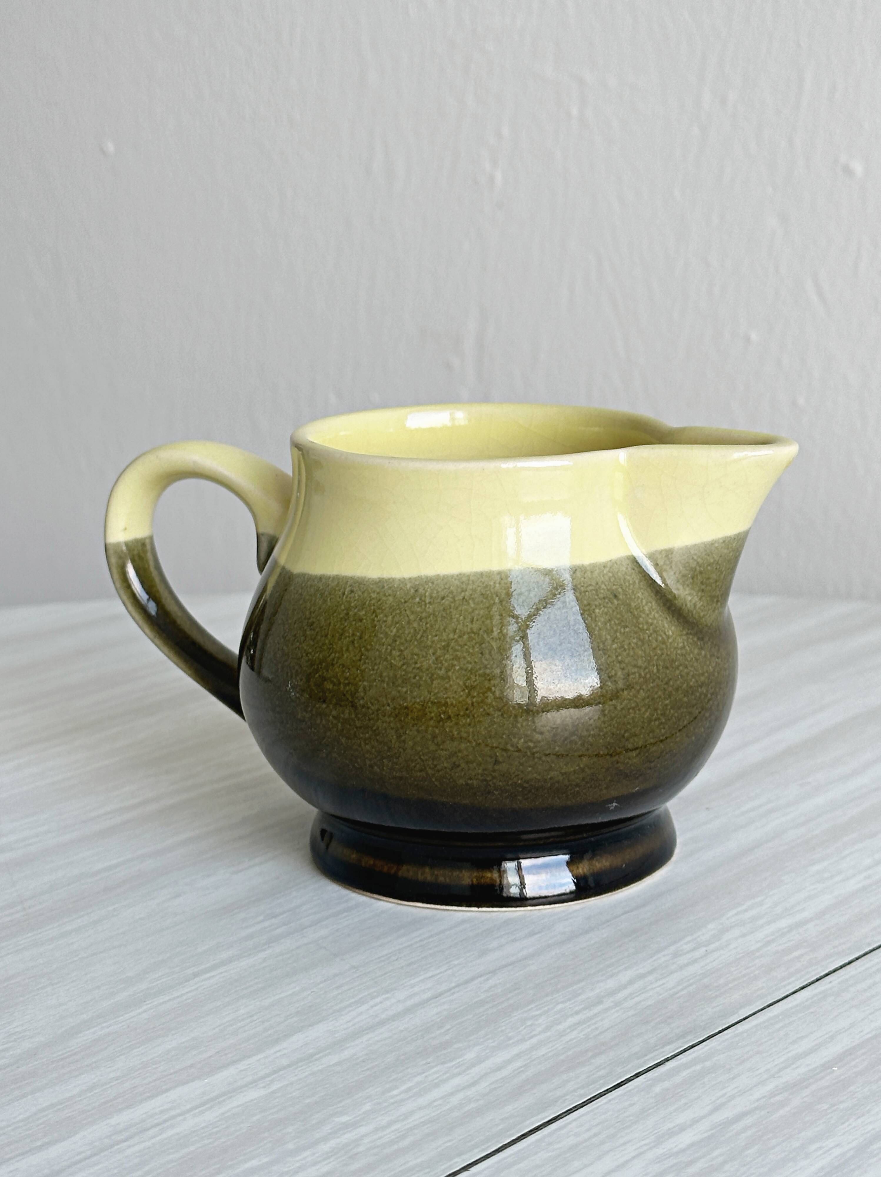 Two-tone milk jug