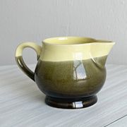 Two-tone milk jug