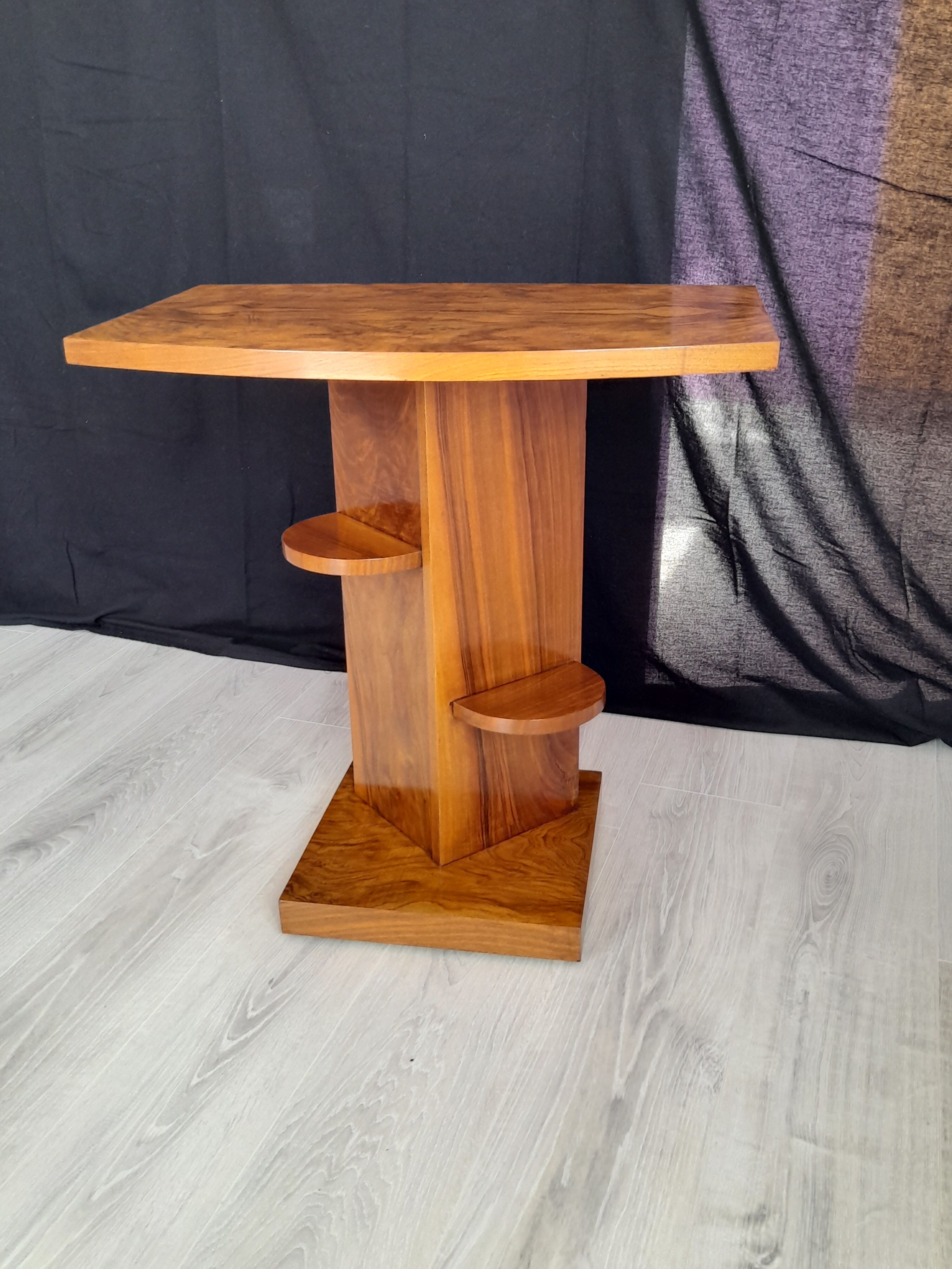 Art deco table