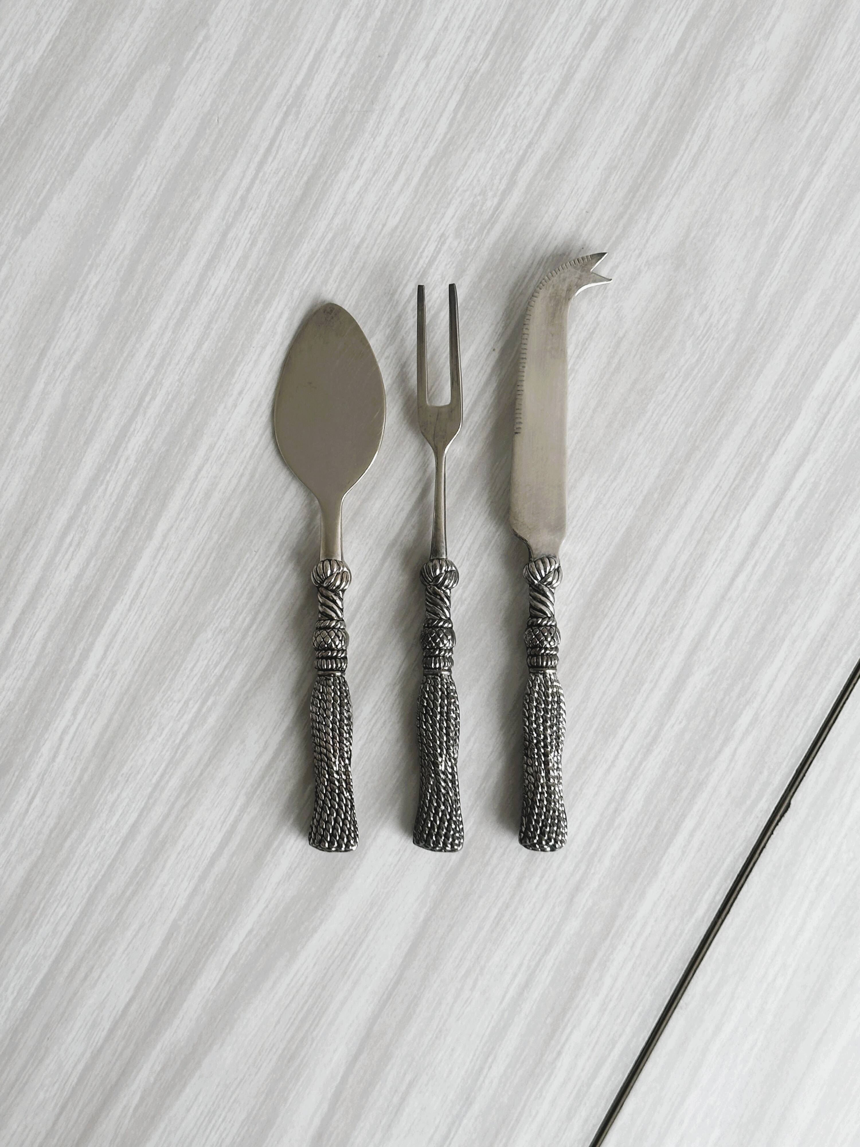 Set de 3 couverts à fromage en métal argenté