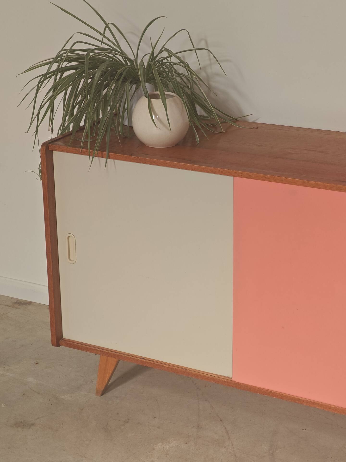 Buffet U452 pink and white by Jiri Jiroutek for Interier Praha