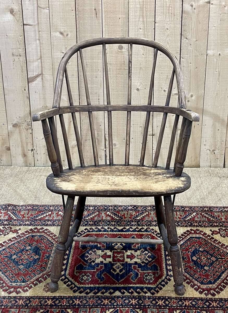 19th century English armchair in 19th century elm and beech