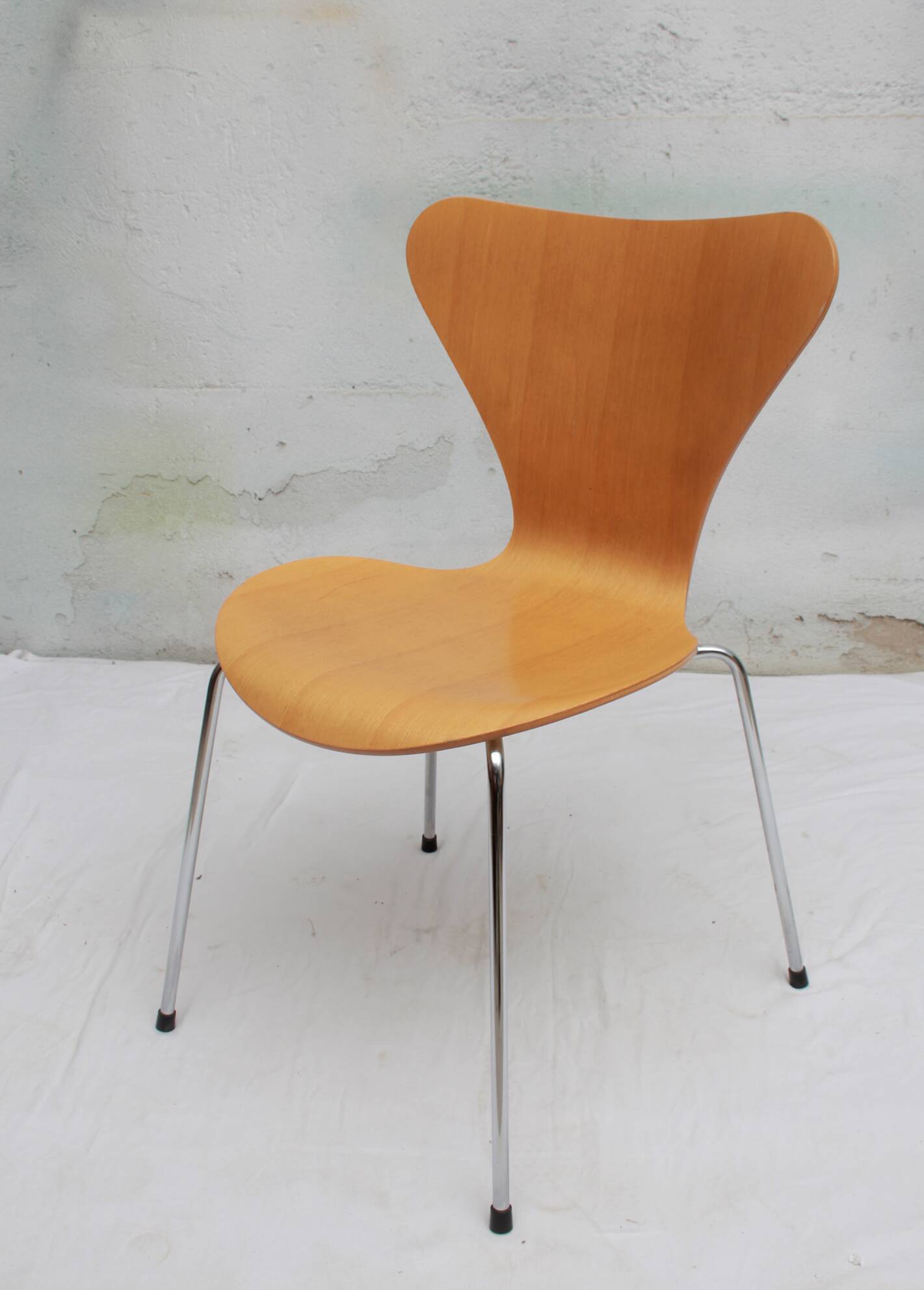 design chair 3107 Arne Jacobsen in ash