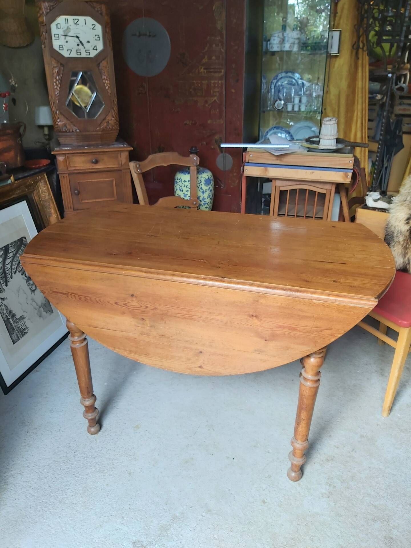 Round table