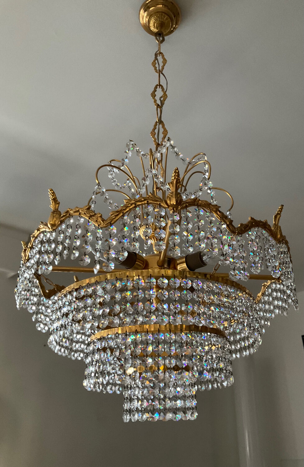 Waterfall chandelier in gilded bronze and crystal tassels